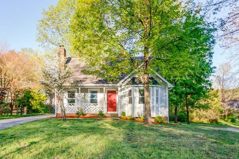6121 Loch Arbor Lane