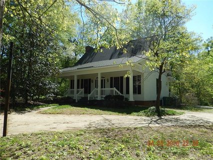 105 Jeffrey Circle