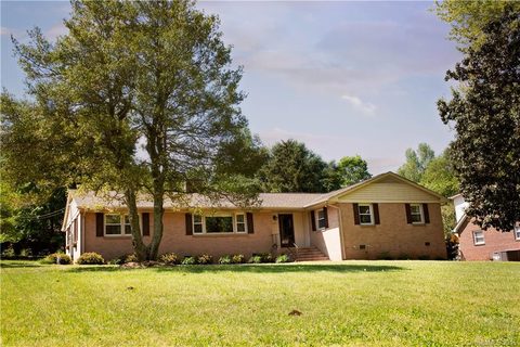 3301 Rollingwood Drive