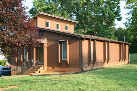 2835 Walter Drive 21