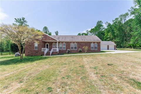 3712 Davis Drive sold home in East Providence Estates, Charlotte, NC