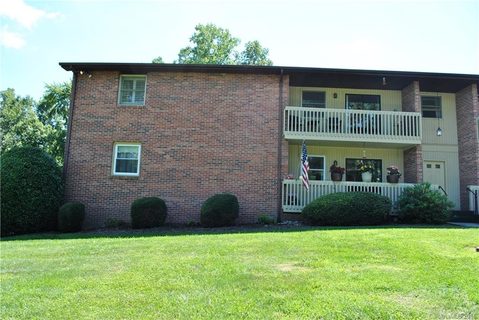101 Oakwood Place 3 sold condo in Brookside Manor, Hendersonville, NC