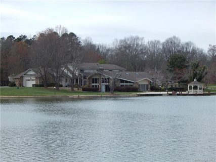5803 Shoreview Drive