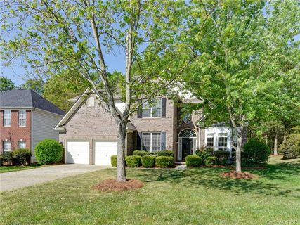 9241 Autumn Applause Drive sold home in Blakeney Heath - Fieldstone, Charlotte, NC