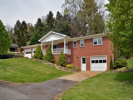 67 Laurel Circle