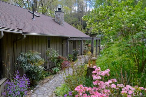 82 Moss Rock Road sold home in Ivy Hill, Maggie Valley, NC