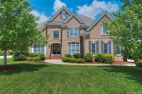 6802 Wesley Glen Drive sold home in The Glen at Wesley Oaks, Waxhaw, NC