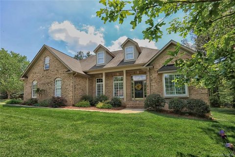153 Honeysuckle Creek Loop sold home in Honeysuckle Creek, Mooresville, NC