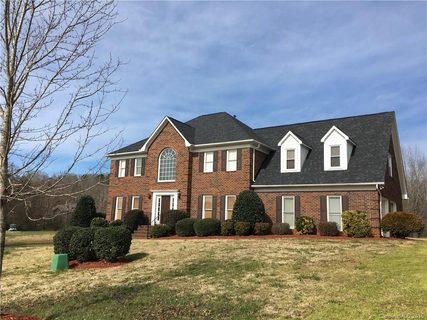 2056 Meadow Run Drive sold home in Valley Ranch, Matthews, NC