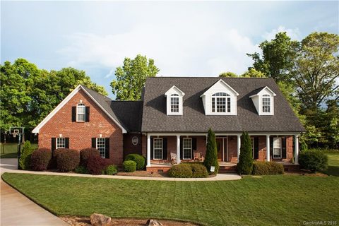 4374 Woodsbury Lane