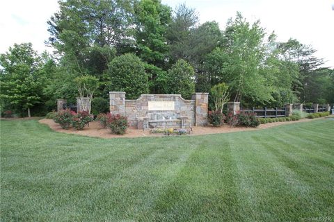 33 Misty Creek Drive