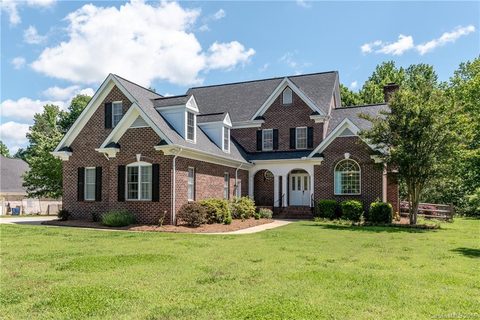 2825 Forest Lawn Drive 3 and 4 sold home in Greylyn, Matthews, NC