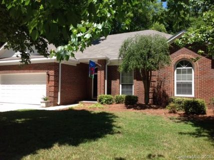 729 Oakbluff Circle