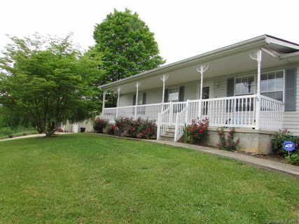 16 Sydney Lane sold home in Windy Hill Farms, Asheville, NC