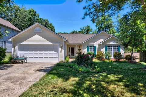 9501 Secretariat Drive sold home in Gaitwood, Charlotte, NC