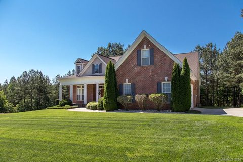 135 Honeysuckle Creek Loop 6 sold home in Honeysuckle Creek, Mooresville, NC