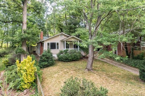 11 Lee Avenue