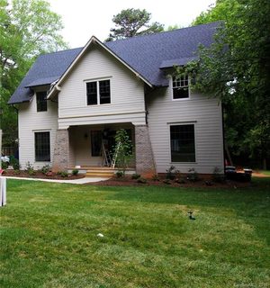 Previously sold for $899,129