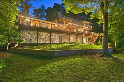 978 Pinehaven Drive