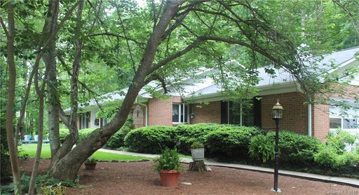 1716 Hummingbird Lane sold home in Statonwoods, Hendersonville, NC