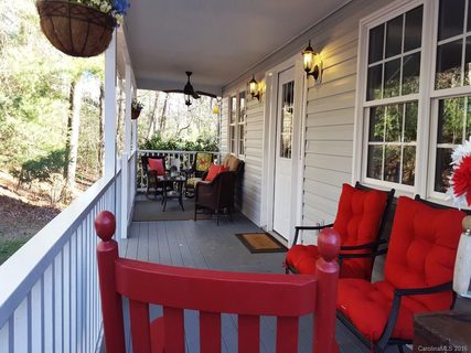 304 Main Street sold home in Byers Park, Fairview, NC