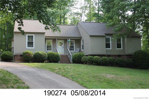 721 Forest Lane