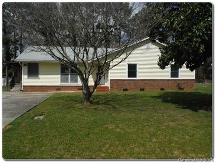 612 Oakwood Lane sold home in Forest Acres, Gastonia, NC