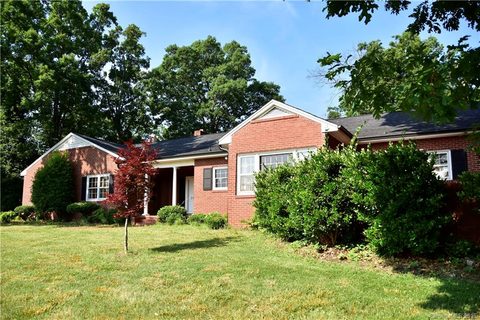 2825 Devonshire Court
