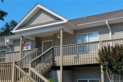 207 Carlyle Way