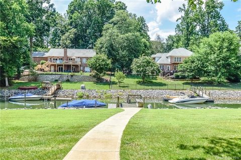 154 Queens Cove Road