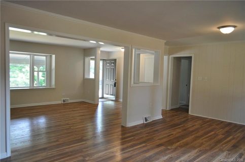 206 Suburban Avenue