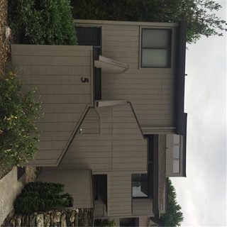 5 Lakemoor Lane