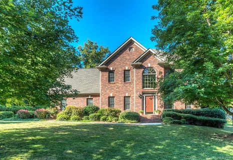 1545 Worthington Crossing