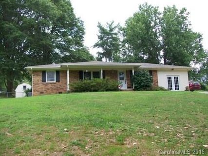 2929 Poplar Circle