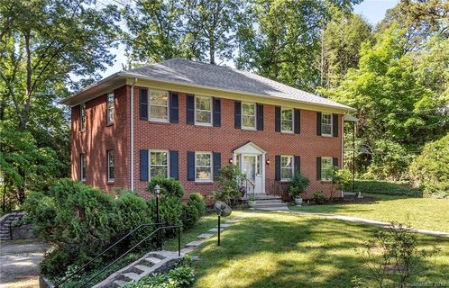 27 Shorewood Drive sold multi-family property in LAKEVIEW ESTATES, Asheville, NC