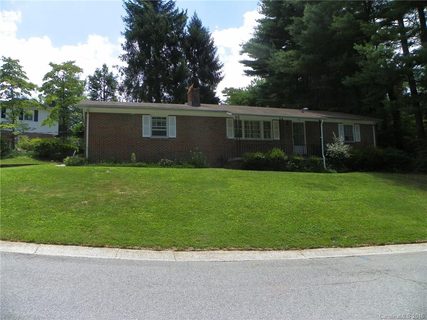 1207 Pinebrook Circle 32 sold home in Pinebrook, Hendersonville, NC