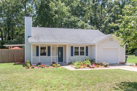 16611 Glenfurness Drive sold home in Norman Shores, Huntersville, NC