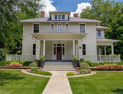 Previously sold for $950,000