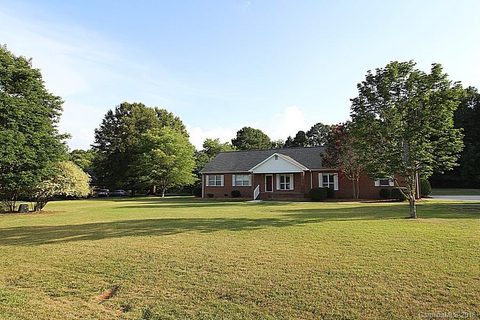 455 Cottonfield Circle