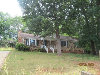 2208 Riding Trail Road sold home in Kingswood South, Gastonia, NC