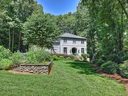 8102 Shannon Woods Lane sold home in Matthews, SC