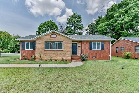 835 E Woodlawn Road sold home in Woodlawn Park, Charlotte, NC