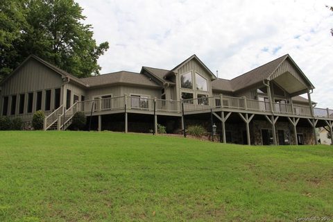 3413 Bay Court