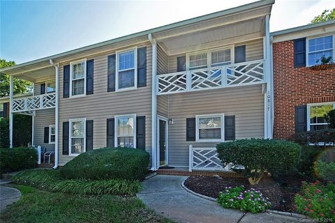 10817 Winterbourne Court 123 sold townhome in Kensington At Raintree, Charlotte, NC