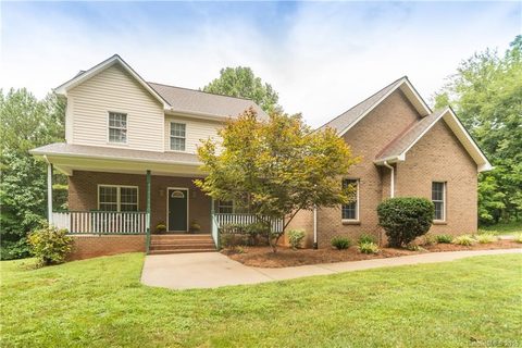 1944 Forest Ridge Drive