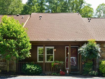 49 Poplar Tree Lane 402
