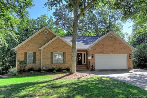 904 Laurel Park Lane