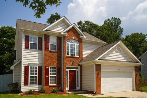 13209 Crooked Pine Court sold home in Rocky Ridge, Charlotte, NC