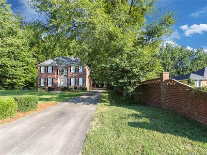 1042 Estate Drive sold home in Springlake Estates, York, SC