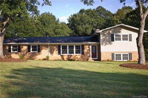 1003 Hidden Valley Road